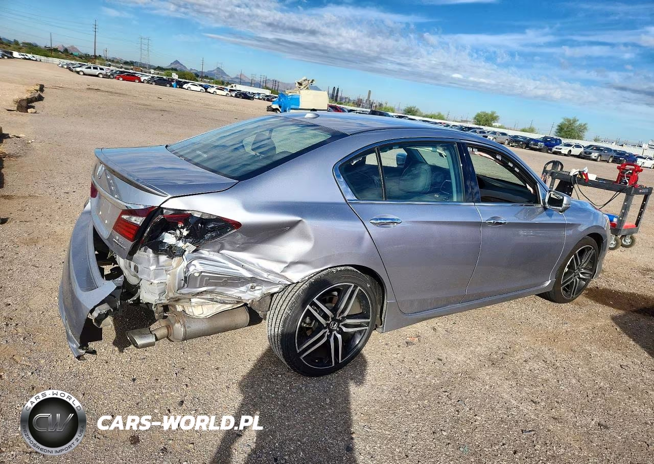 2017 Honda Accord Touring VIN:1HGCR3F93HA038940 - 3