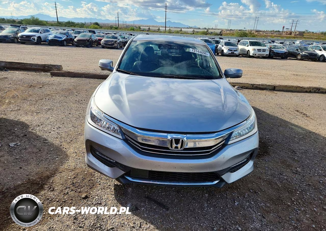 2017 Honda Accord Touring VIN:1HGCR3F93HA038940 - 5