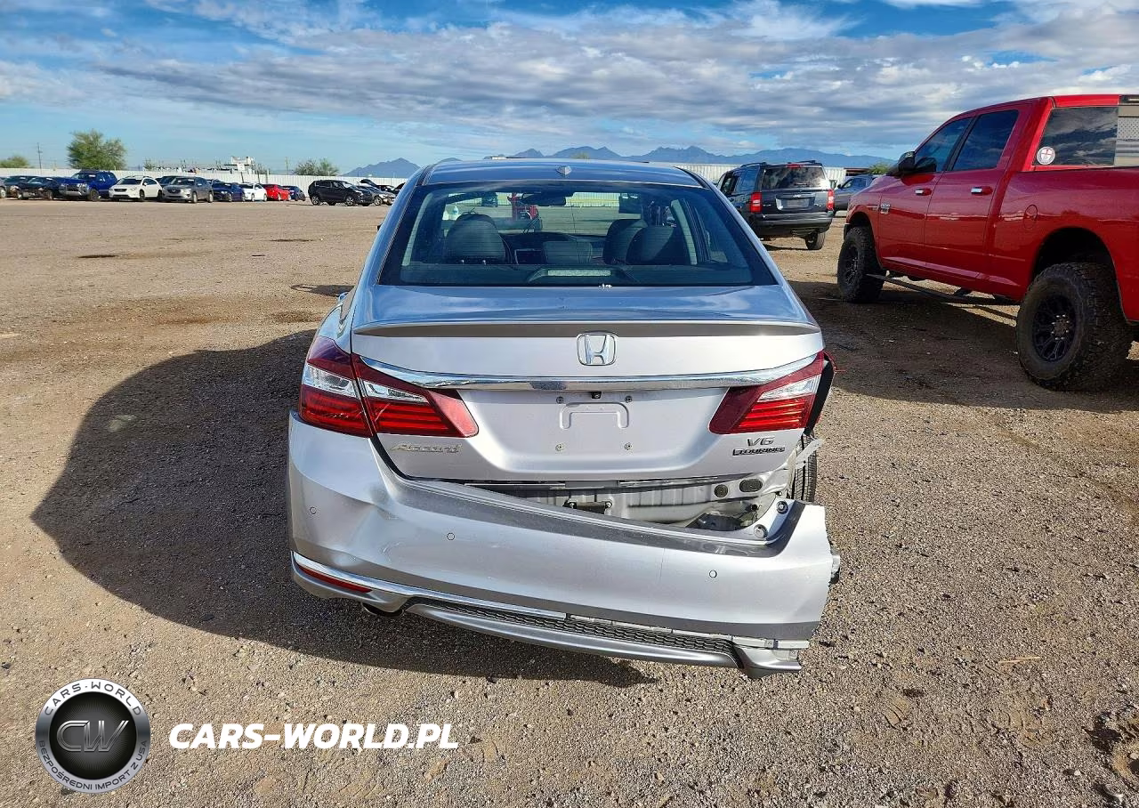 2017 Honda Accord Touring VIN:1HGCR3F93HA038940 - 6