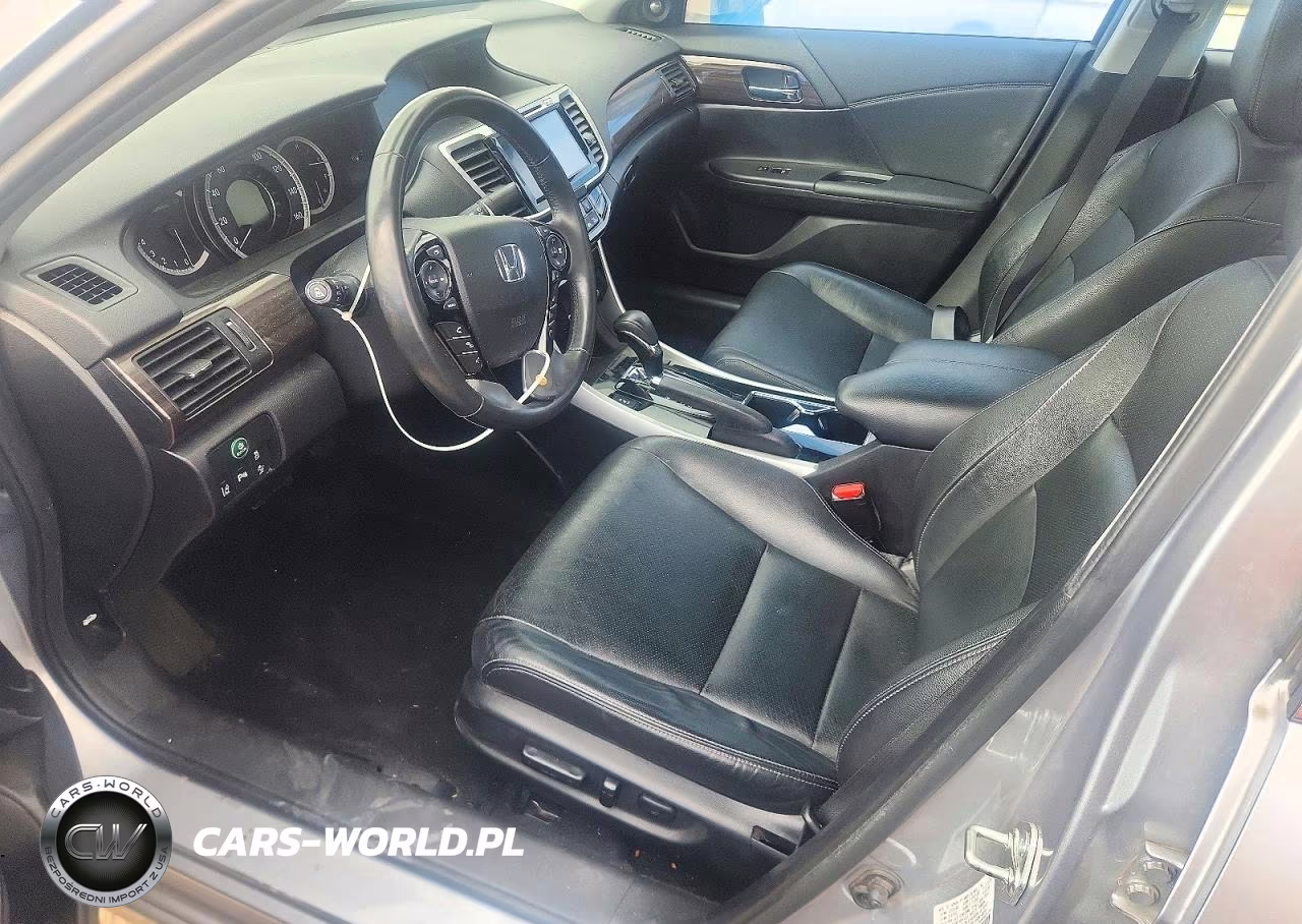 2017 Honda Accord Touring VIN:1HGCR3F93HA038940 - 7