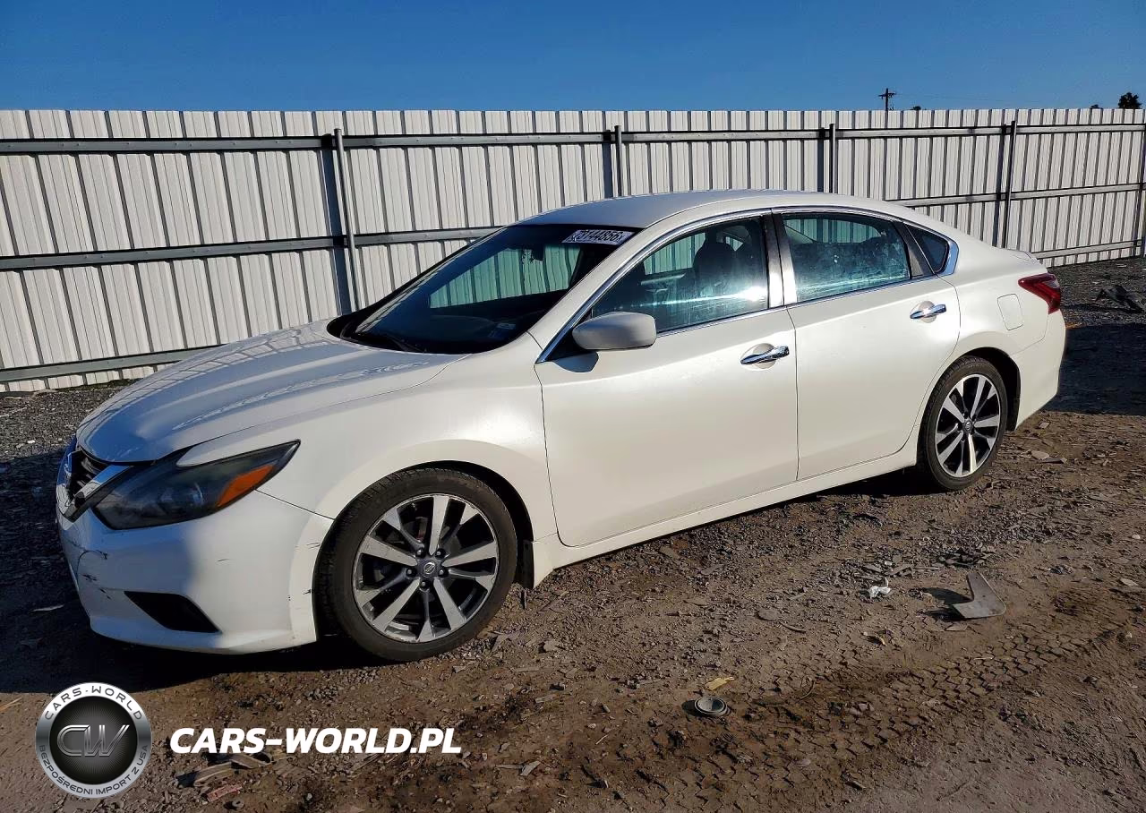 2017 Nissan Altima 2.5 Sr – zdjęcie 1 z 12