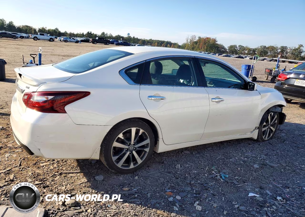 2017 Nissan Altima 2.5 Sr VIN:1N4AL3AP3HC477952 - 3