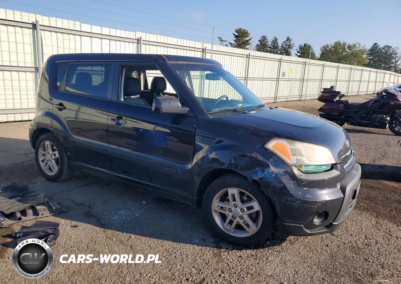 2011 Kia Soul + VIN:KNDJT2A28B7197503 - 4