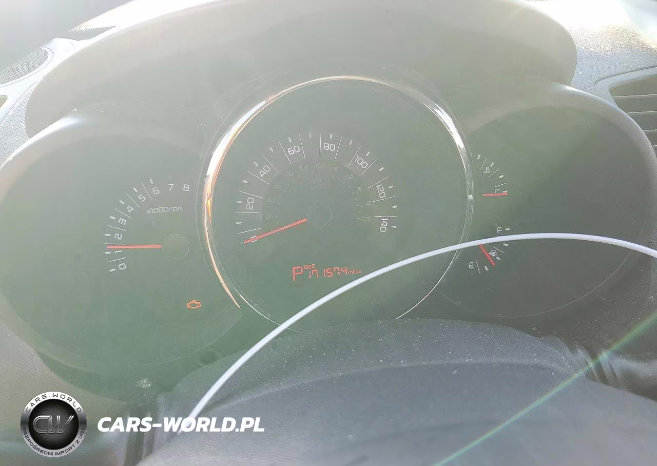 2011 Kia Soul + VIN:KNDJT2A28B7197503 - 9
