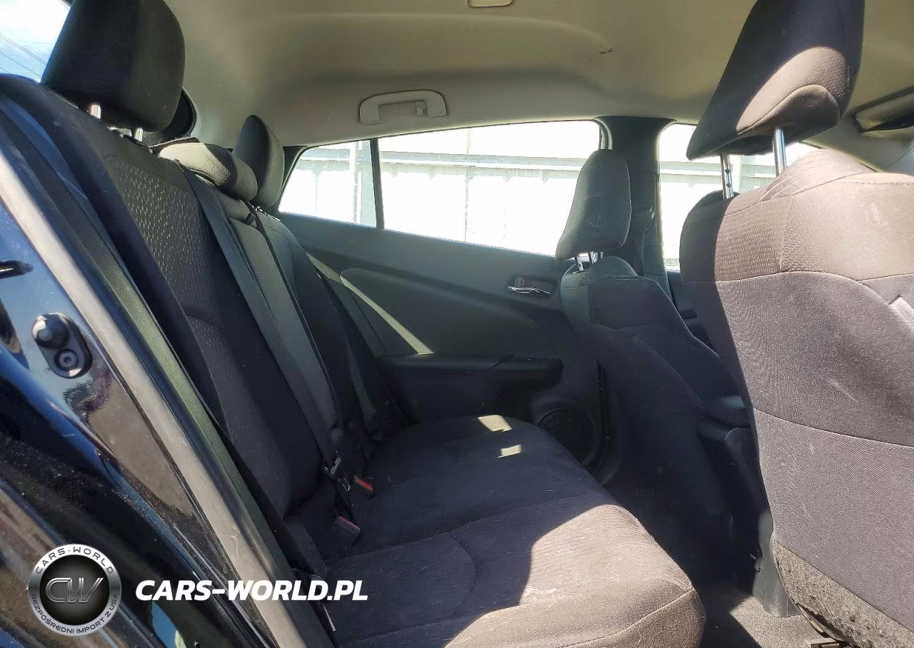 2018 Toyota Prius One VIN:JTDKBRFU7J3598329 - 10