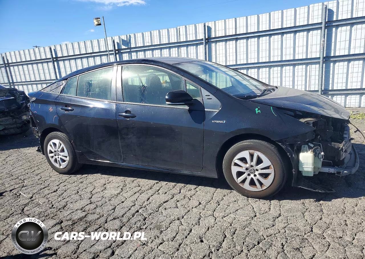 2018 Toyota Prius One VIN:JTDKBRFU7J3598329 - 4