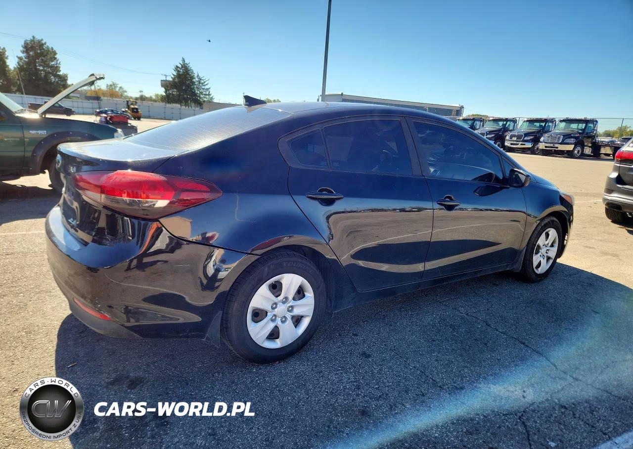 2018 Kia Forte Lx VIN:3KPFL4A70JE247239 - 3