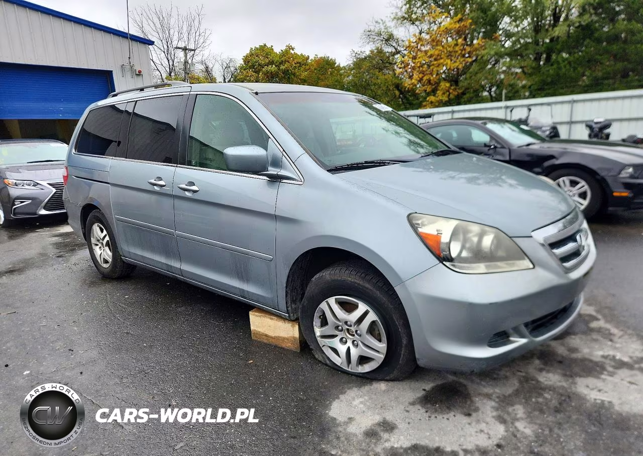 2005 Honda Odyssey Ex VIN:5FNRL38445B075882 - 4