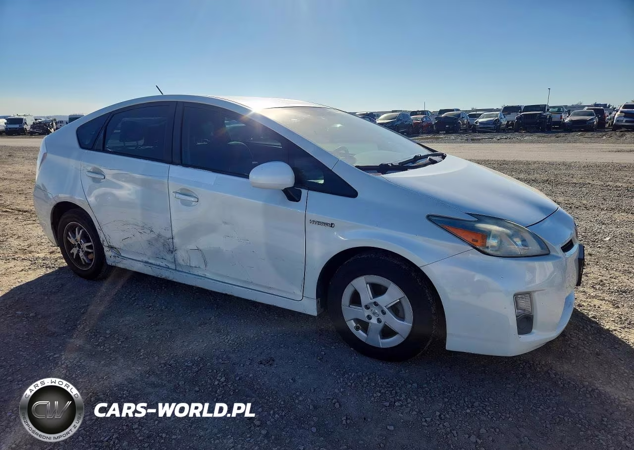 2011 Toyota Prius Two VIN:JTDKN3DU8B1469505 - 4