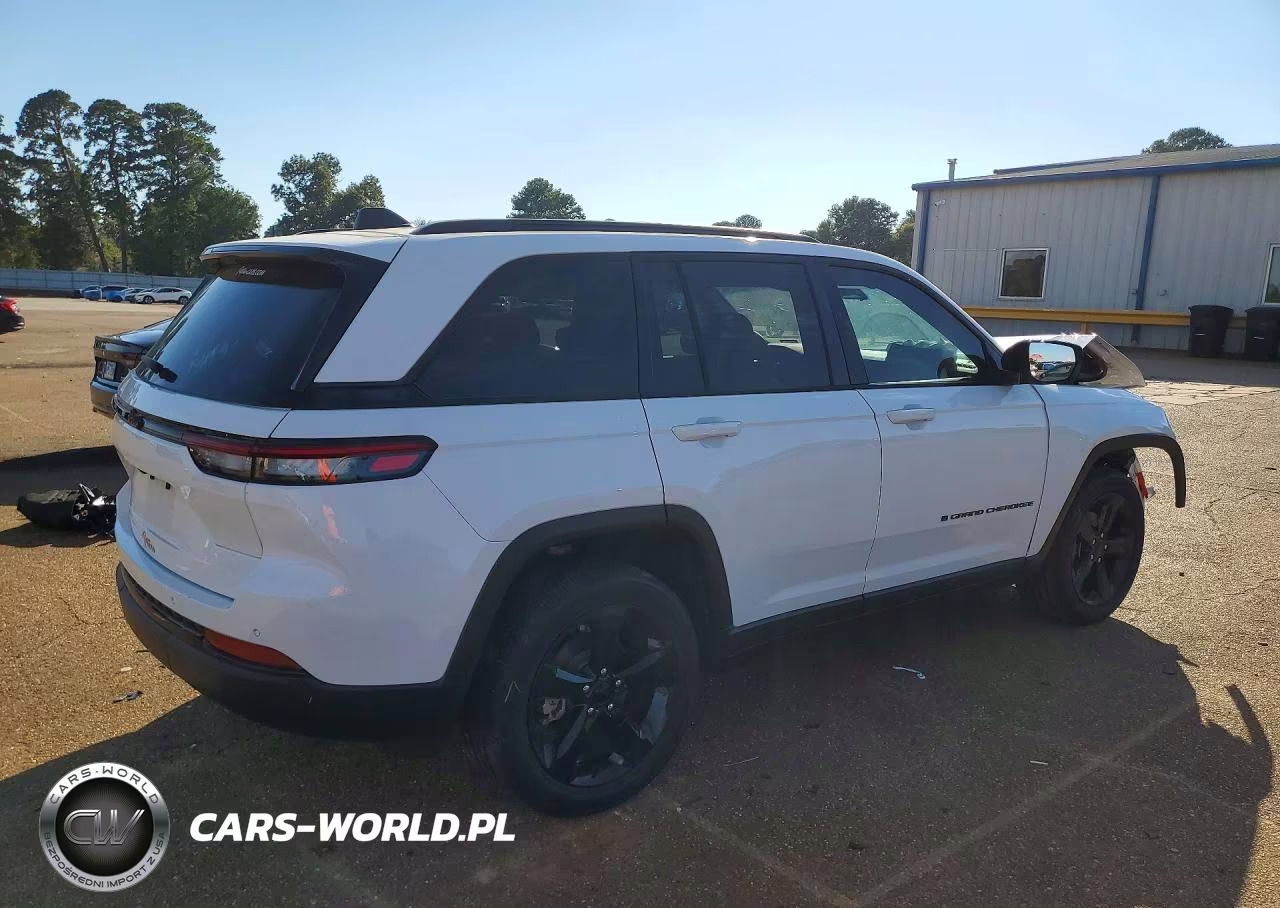 2024 Jeep Grand Cherokee Laredo VIN:1C4RJGAG3RC709249 - 3