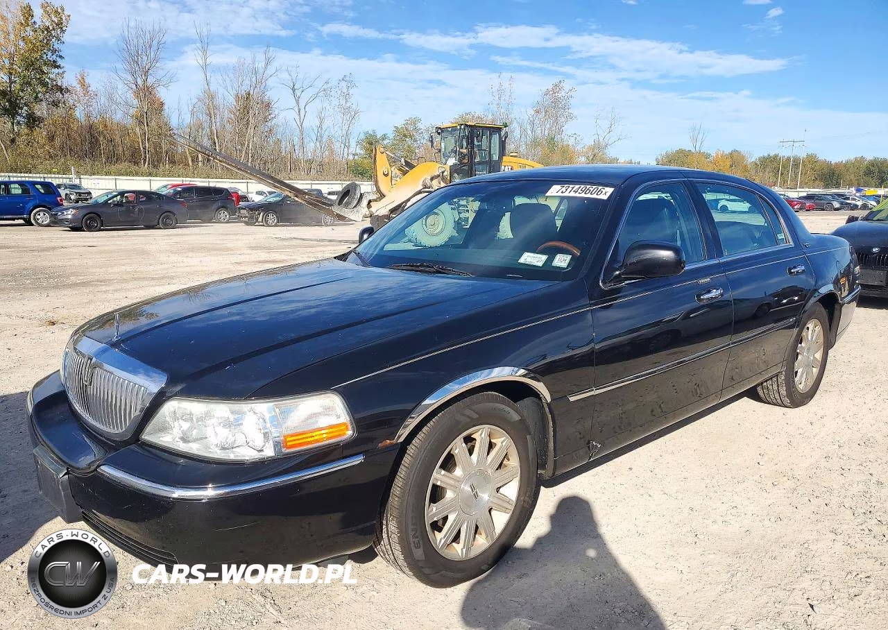 2011 Lincoln Town Car Signature Limited