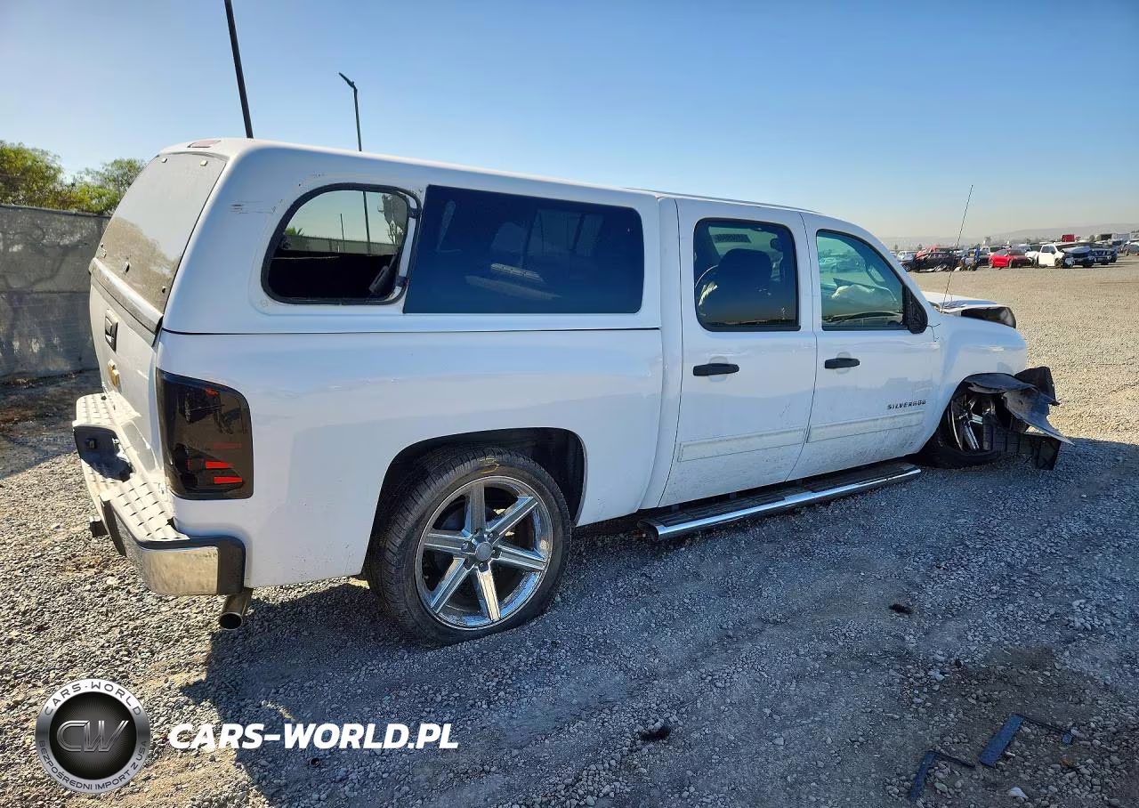 2012 Chevrolet Silverado C1500 Ls VIN:3GCPCREA1CG257292 - 3