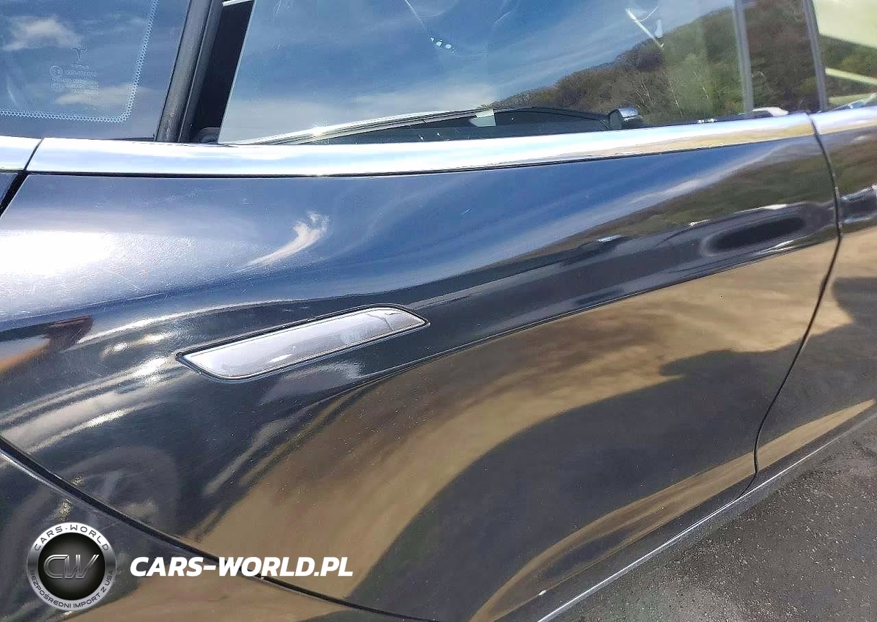 2015 Tesla Model S VIN:5YJSA1E27FF119731 - 10