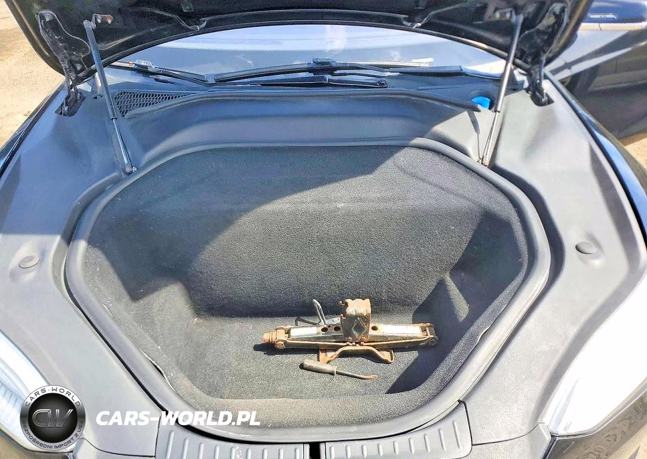 2015 Tesla Model S VIN:5YJSA1E27FF119731 - 11