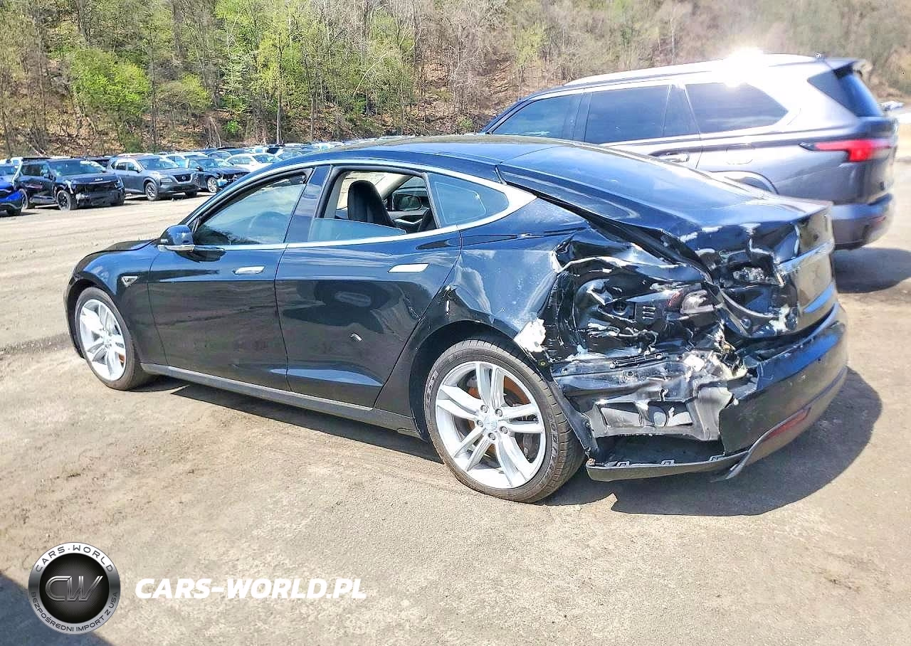2015 Tesla Model S VIN:5YJSA1E27FF119731 - 2