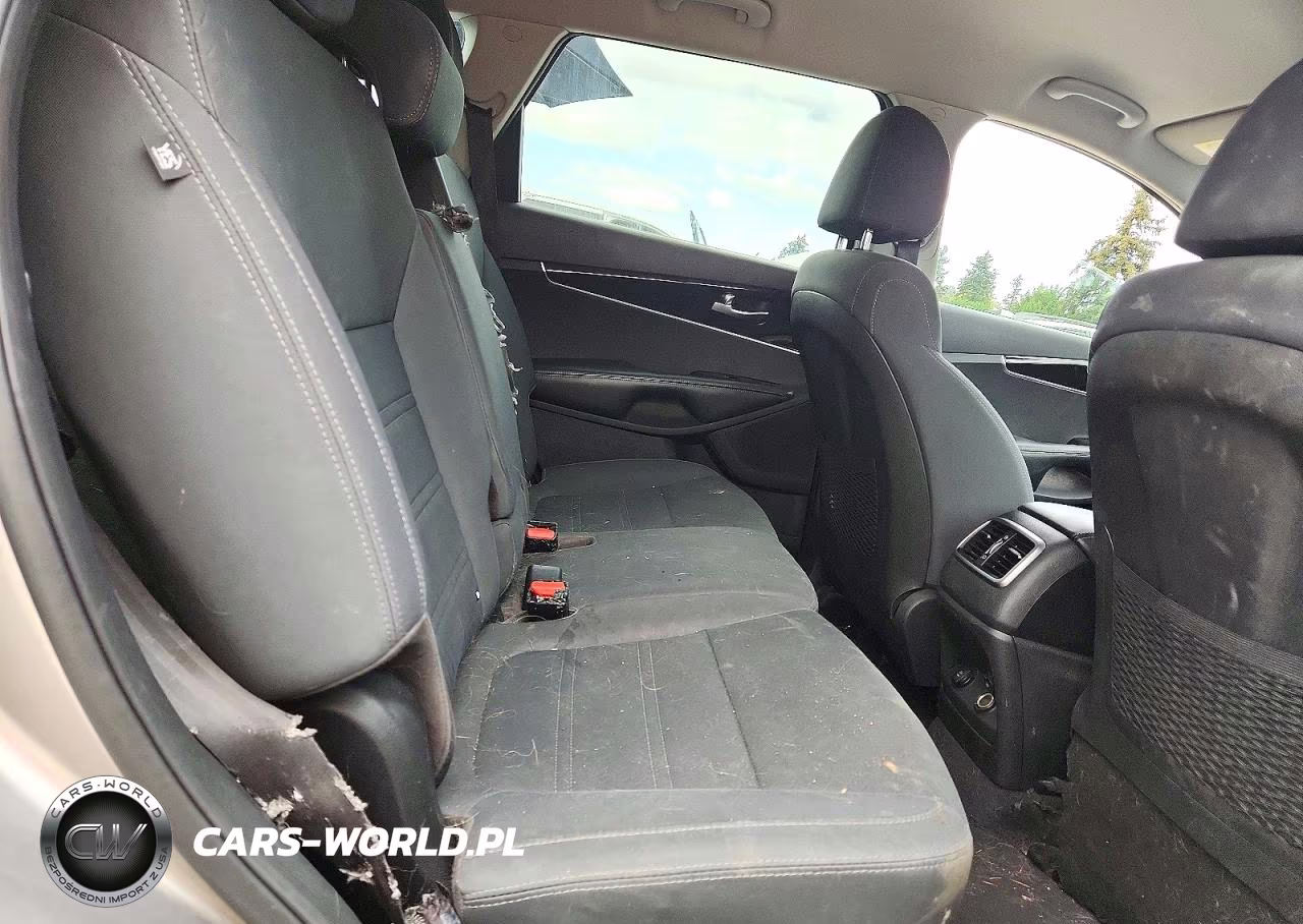 2019 Kia Sorento Lx VIN:5XYPG4A32KG503861 - 11