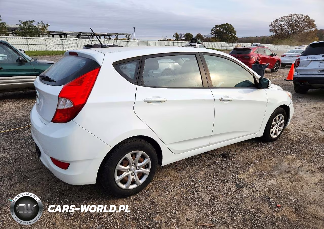 2013 Hyundai Accent Gs VIN:KMHCT5AE4DU092204 - 3