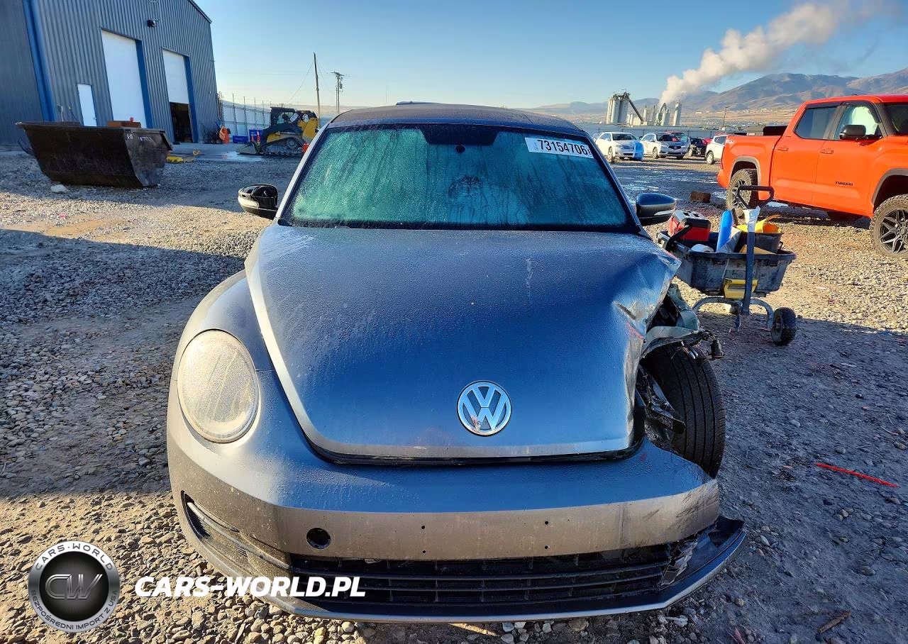2013 Volkswagen Beetle VIN:3VW5X7AT6DM823177 - 5