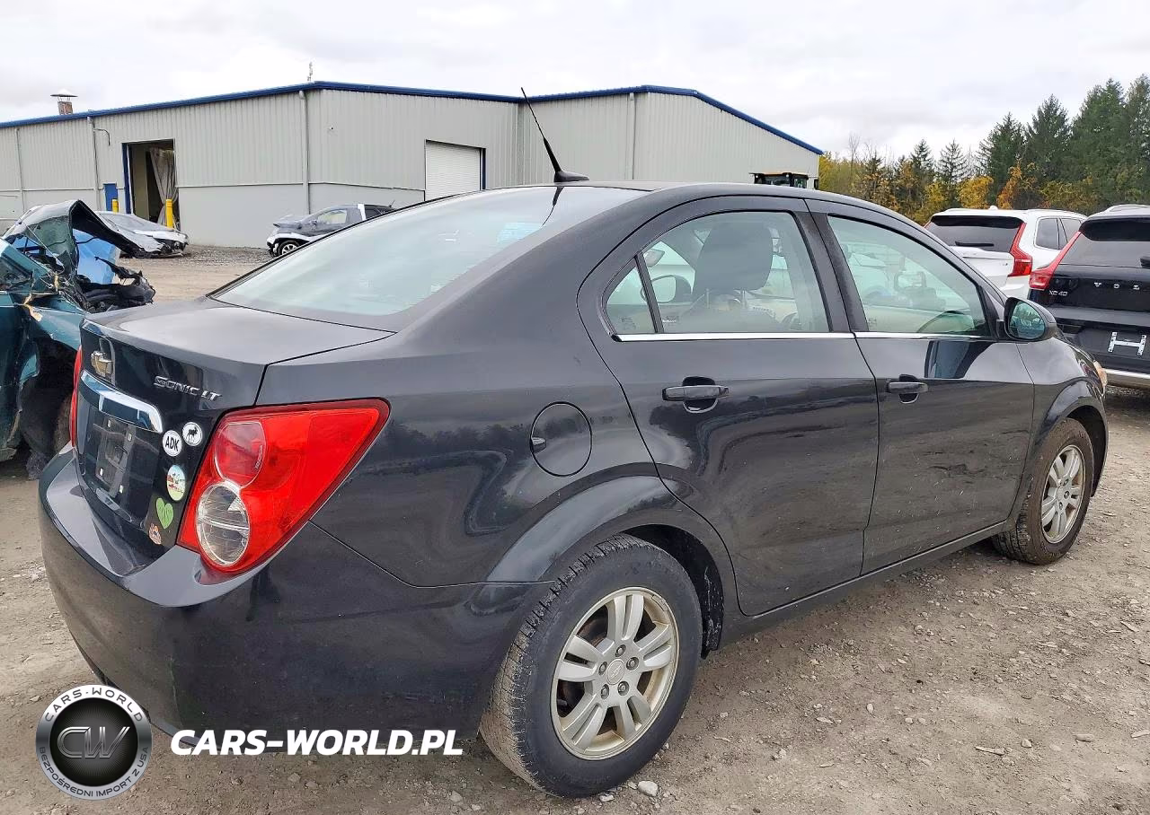 2014 Chevrolet Sonic Lt VIN:1G1JC5SG5E4100851 - 3