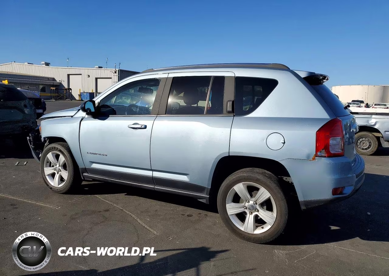 2013 Jeep Compass Latitude VIN:1C4NJCEA5DD205608 - 2