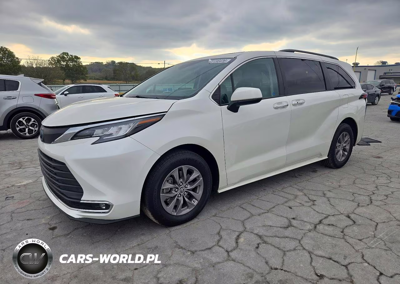 2021 Toyota Sienna Xle