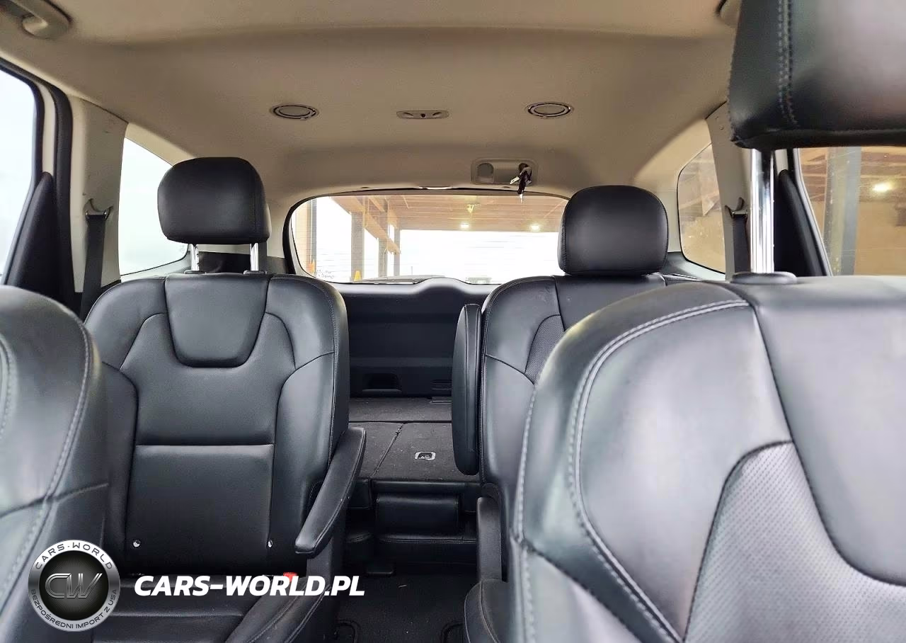 2020 Kia Telluride S VIN:5XYP64HC2LG036371 - 10
