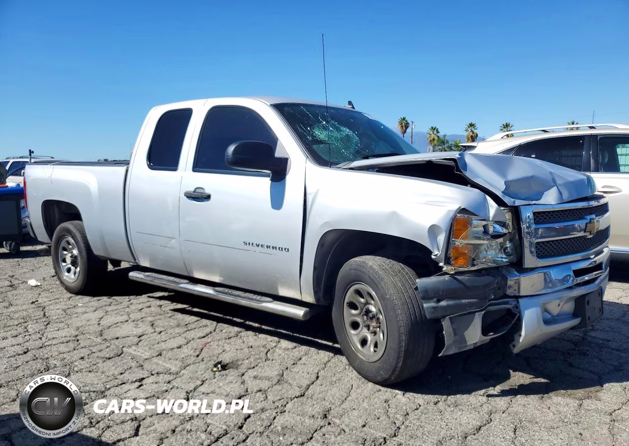 2013 Chevrolet Silverado C1500 Ls VIN:1GCRCREA6DZ152435 - 4
