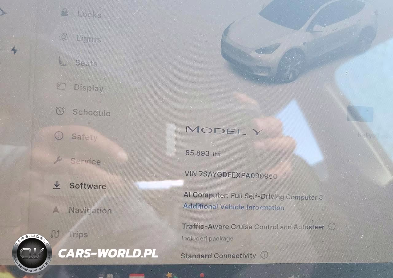 2023 Tesla Model Y VIN:7SAYGDEEXPA090960 - 9
