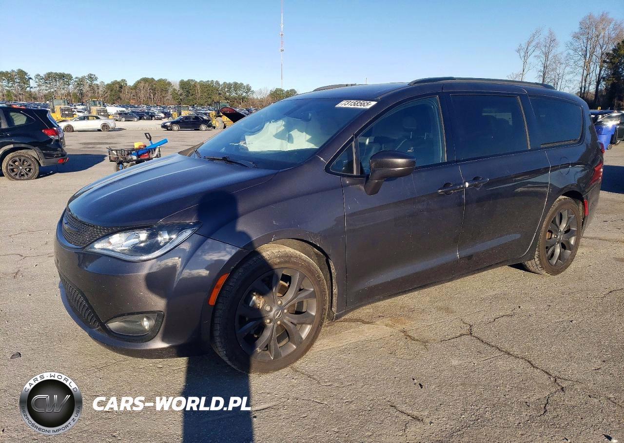 2020 Chrysler Pacifica Touring L