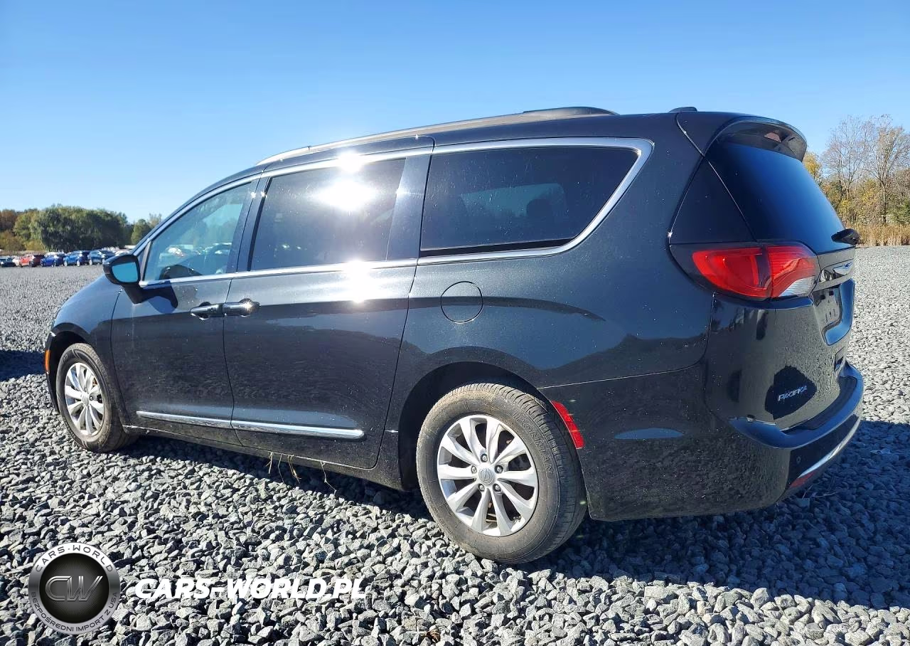 2017 Chrysler Pacifica Touring L VIN:2C4RC1BG0HR688534 - 2