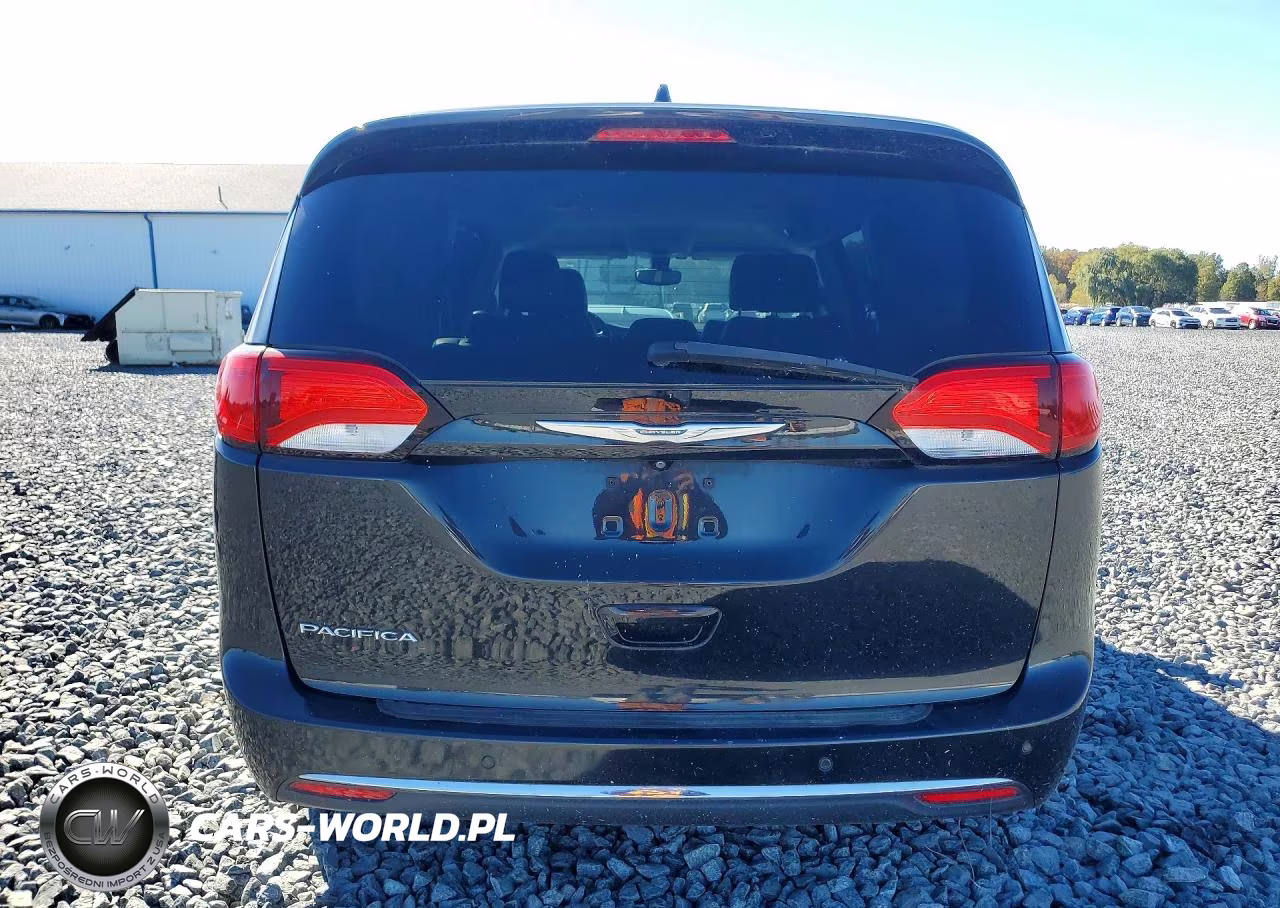 2017 Chrysler Pacifica Touring L VIN:2C4RC1BG0HR688534 - 6