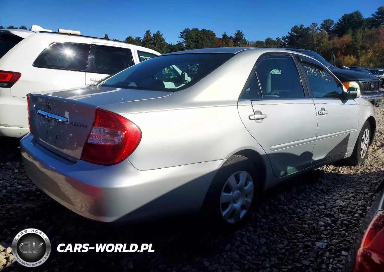 2002 Toyota Camry Le VIN:4T1BE32K02U002235 - 3