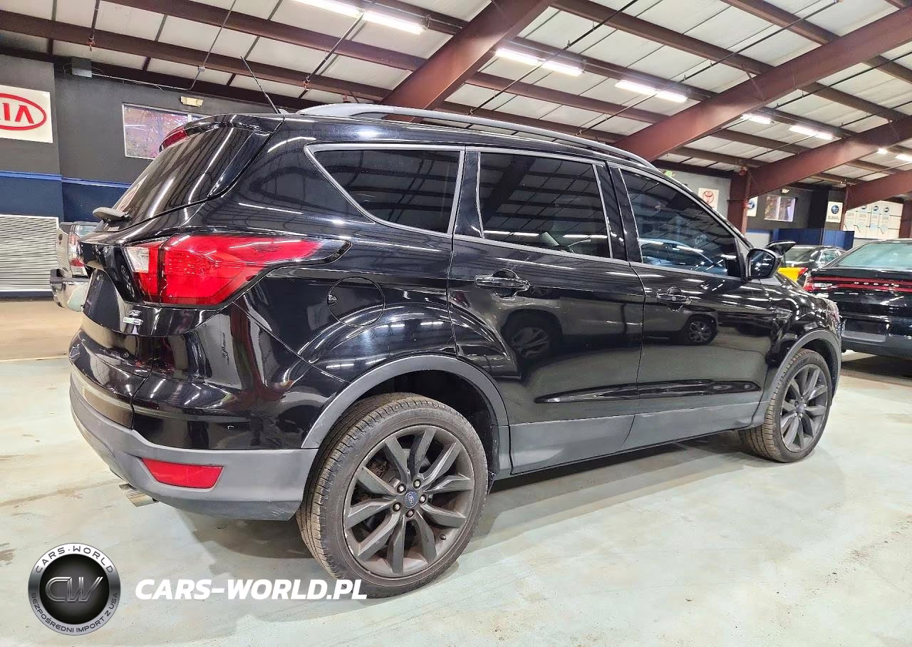 2019 Ford Escape Se VIN:1FMCU9GD1KUB30469 - 3