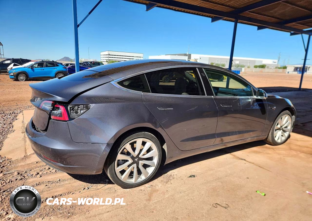 2018 Tesla Model 3 VIN:5YJ3E1EA8JF165562 - 3