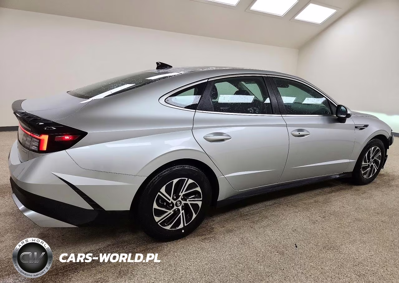 2026 Hyundai Sonata Hybrid Blue VIN:KMHL24JJ7TA176429 - 3