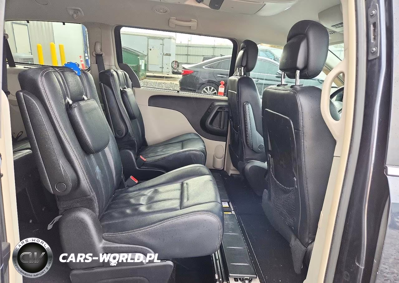 2013 Chrysler Town & Country Touring VIN:2C4RC1BG2DR803371 - 11