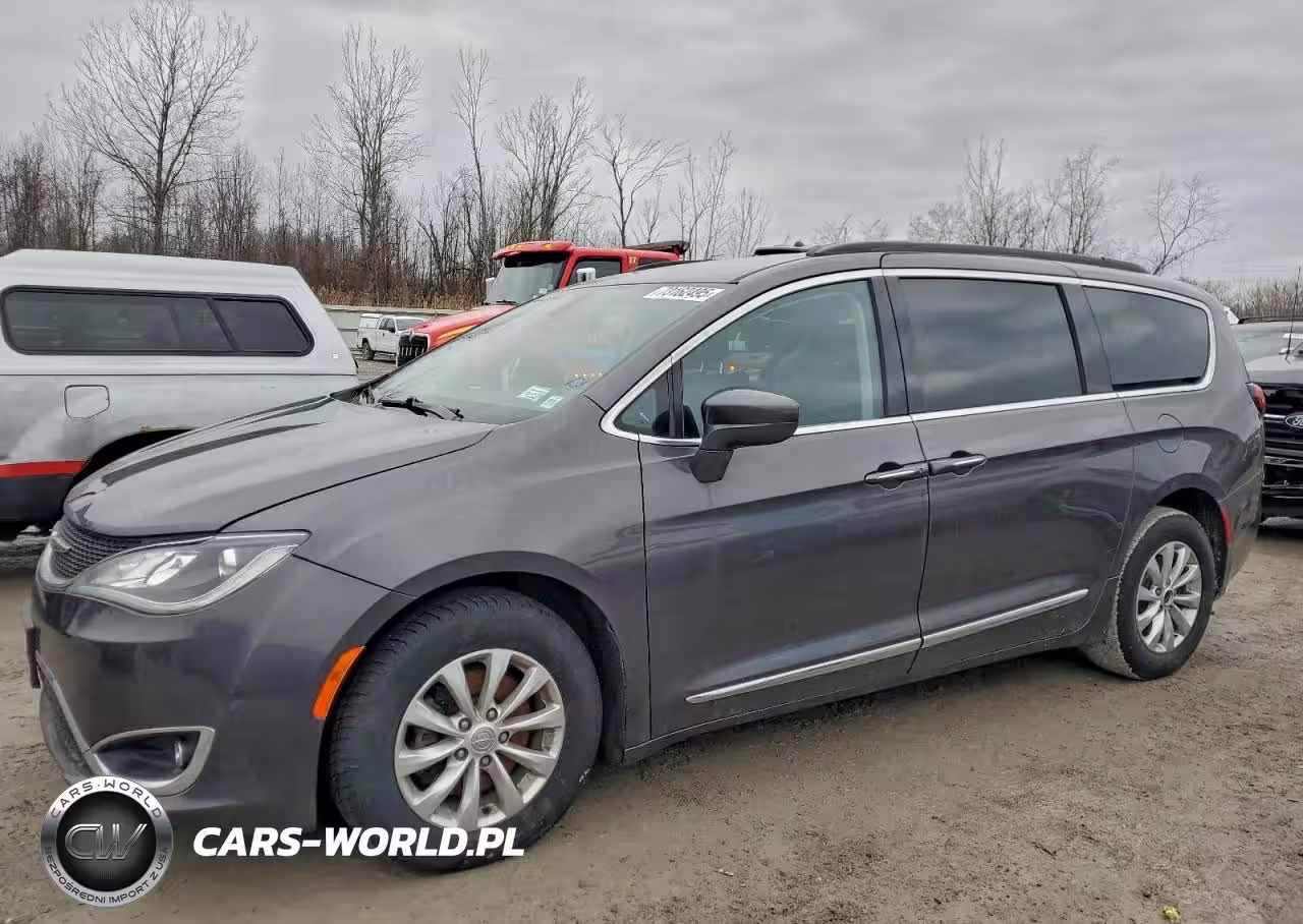 2017 Chrysler Pacifica Touring L