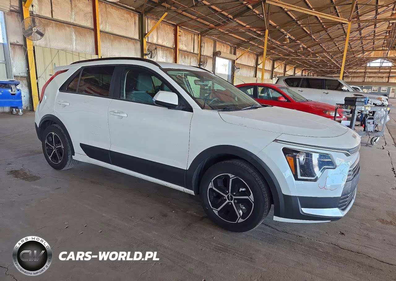 2023 Kia Niro VIN:KNDCP3LE6P5110534 - 4