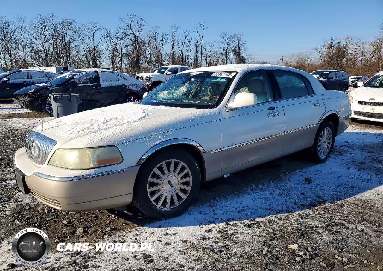 2003 Lincoln Town Car Signature