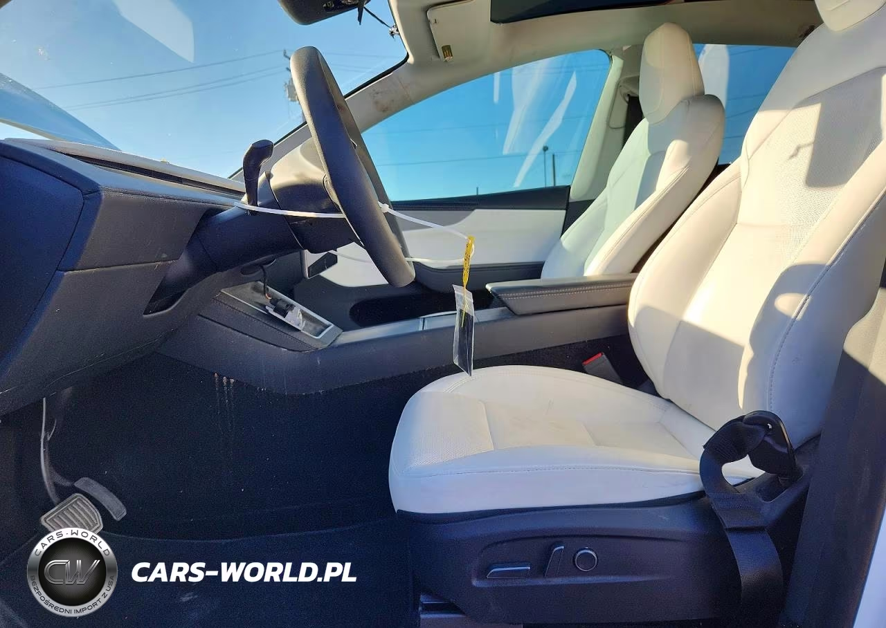 2026 Tesla Model Y VIN:7SAYGDED8TA450728 - 7