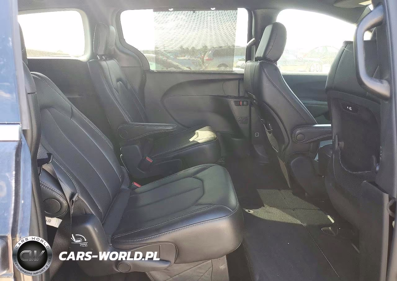 2027 Chrysler Pacifica Select VIN:2C4RC1BG0VR560242 - 11