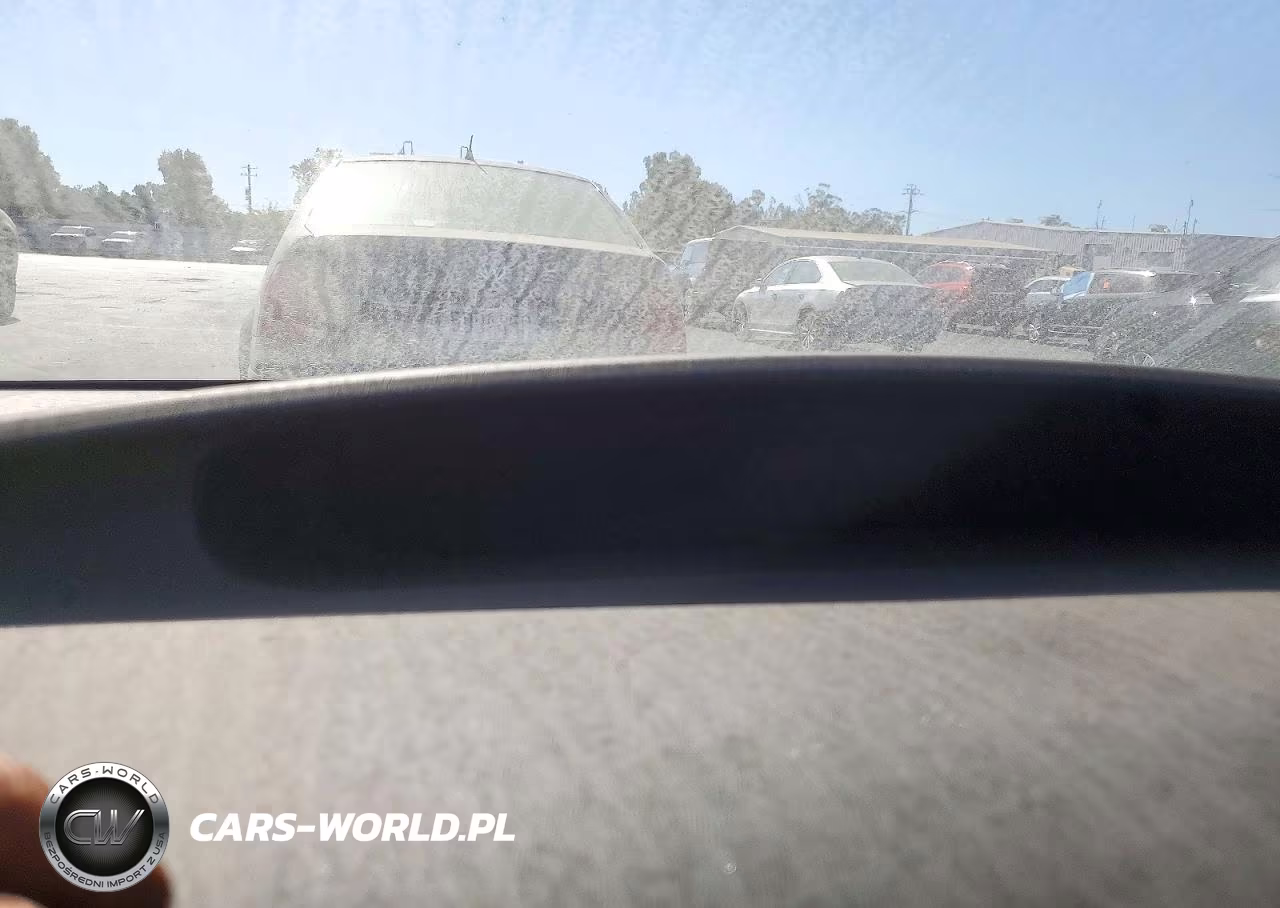 2015 Toyota Prius Plug-In Hybrid Base VIN:JTDKN3DP7F3073893 - 9
