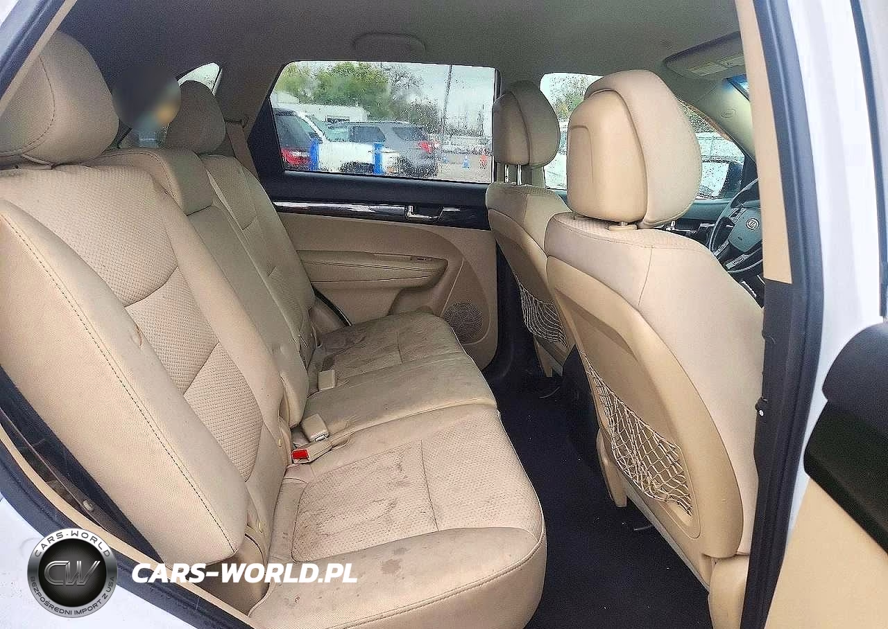 2011 Kia Sorento Lx VIN:5XYKTCA12BG133462 - 10