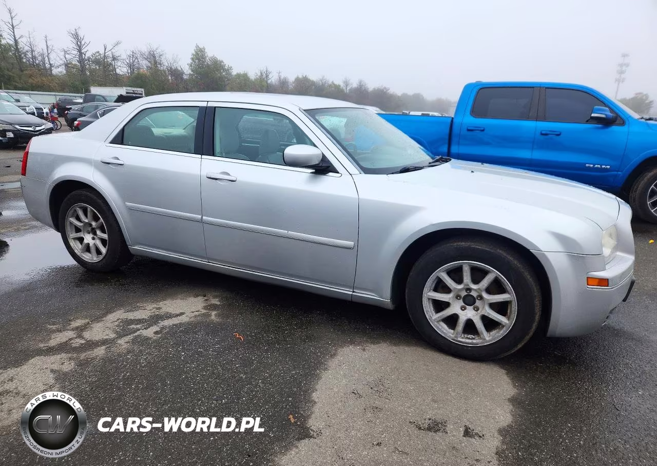 2007 Chrysler 300 Touring VIN:2C3LA53G47H833505 - 4