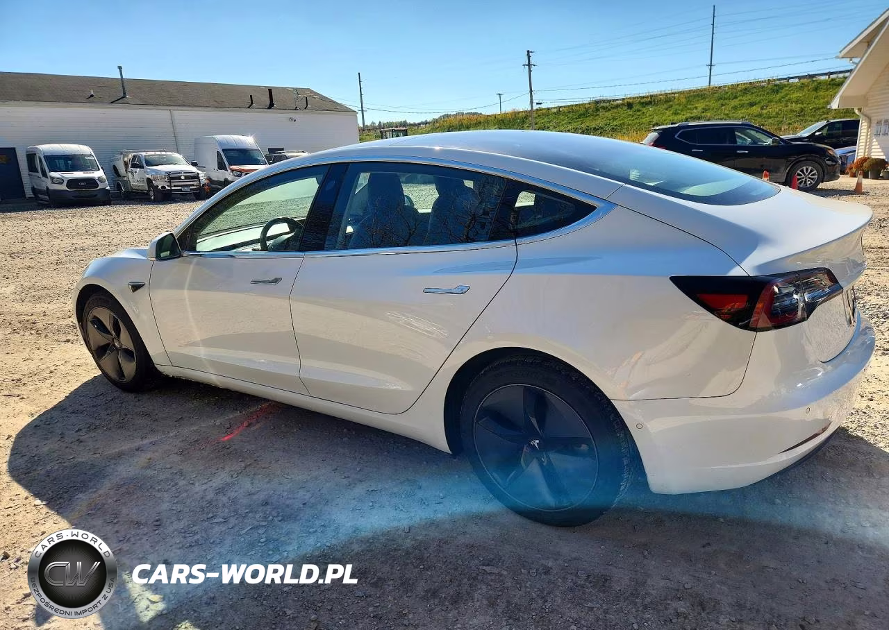 2018 Tesla Model 3 VIN:5YJ3E1EB2JF089054 - 2