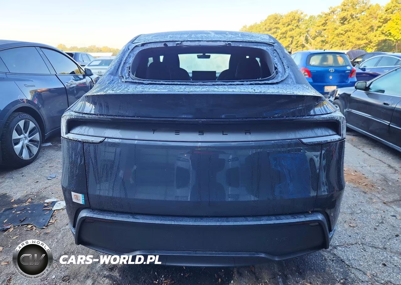 2026 Tesla Model Y VIN:7SAYGDEDXTF680001 - 6