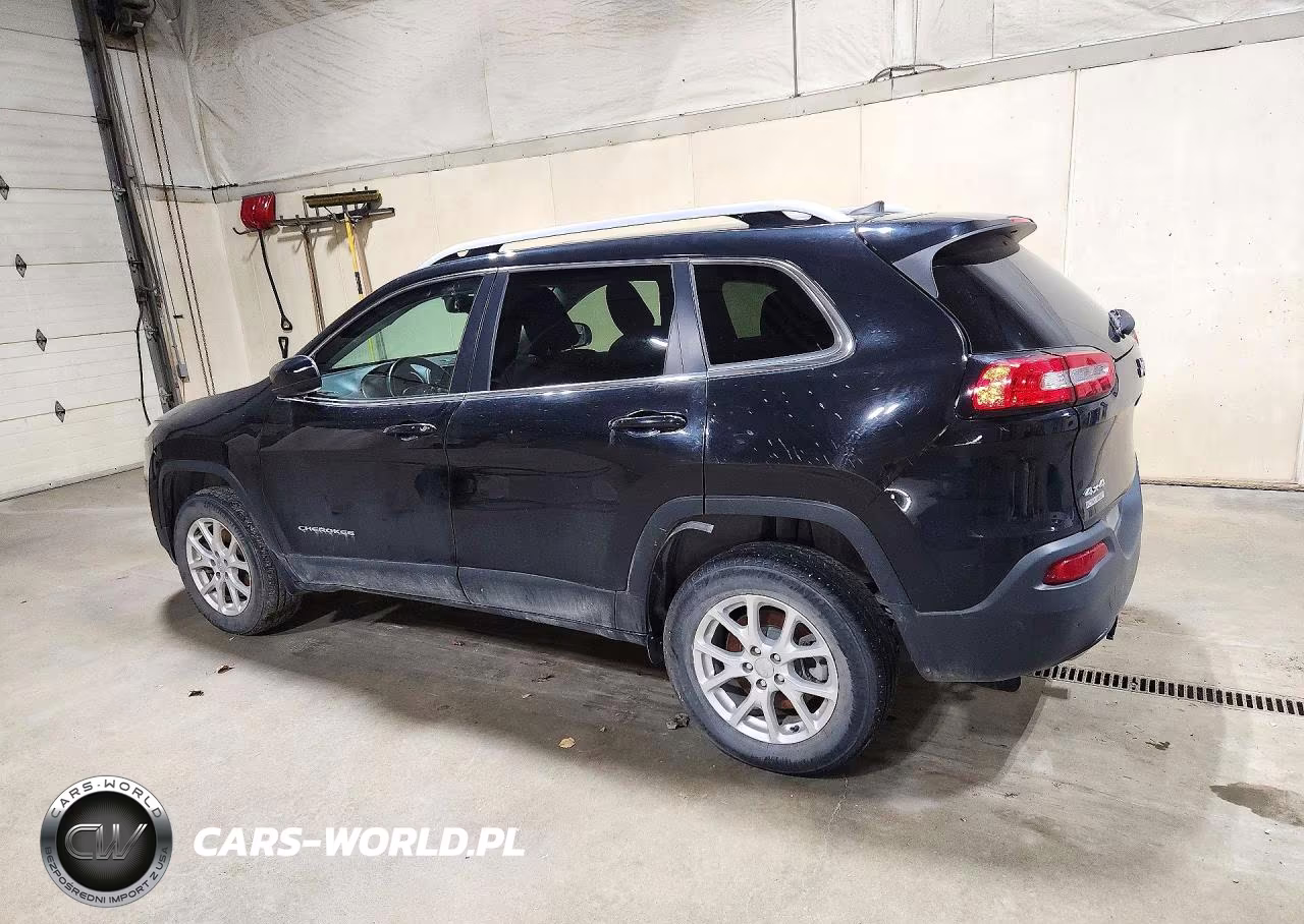 2017 Jeep Cherokee Latitude VIN:1C4PJMCB2HW584135 - 2