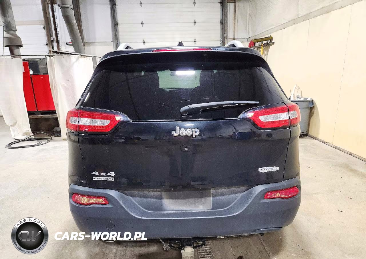 2017 Jeep Cherokee Latitude VIN:1C4PJMCB2HW584135 - 6