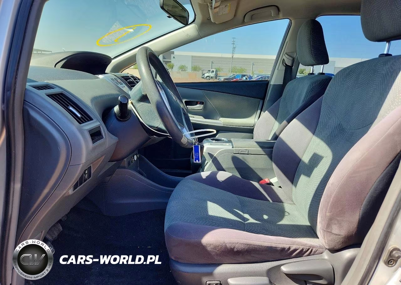 2013 Toyota Prius V Two VIN:JTDZN3EU4D3257348 - 7