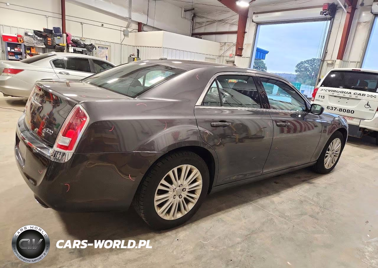 2014 Chrysler 300 VIN:2C3CCARG9EH328003 - 3
